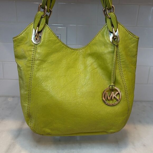Michael Kors Purse Handbag Leather Lillie Chartreuse Chainlink Hobo Shoulder Bag - Picture 2 of 16